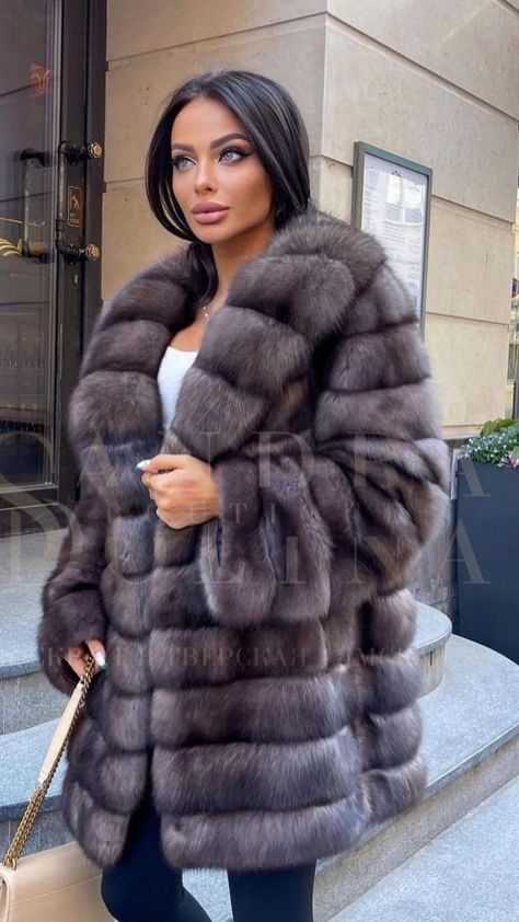 Hot girls in fur coats - 2